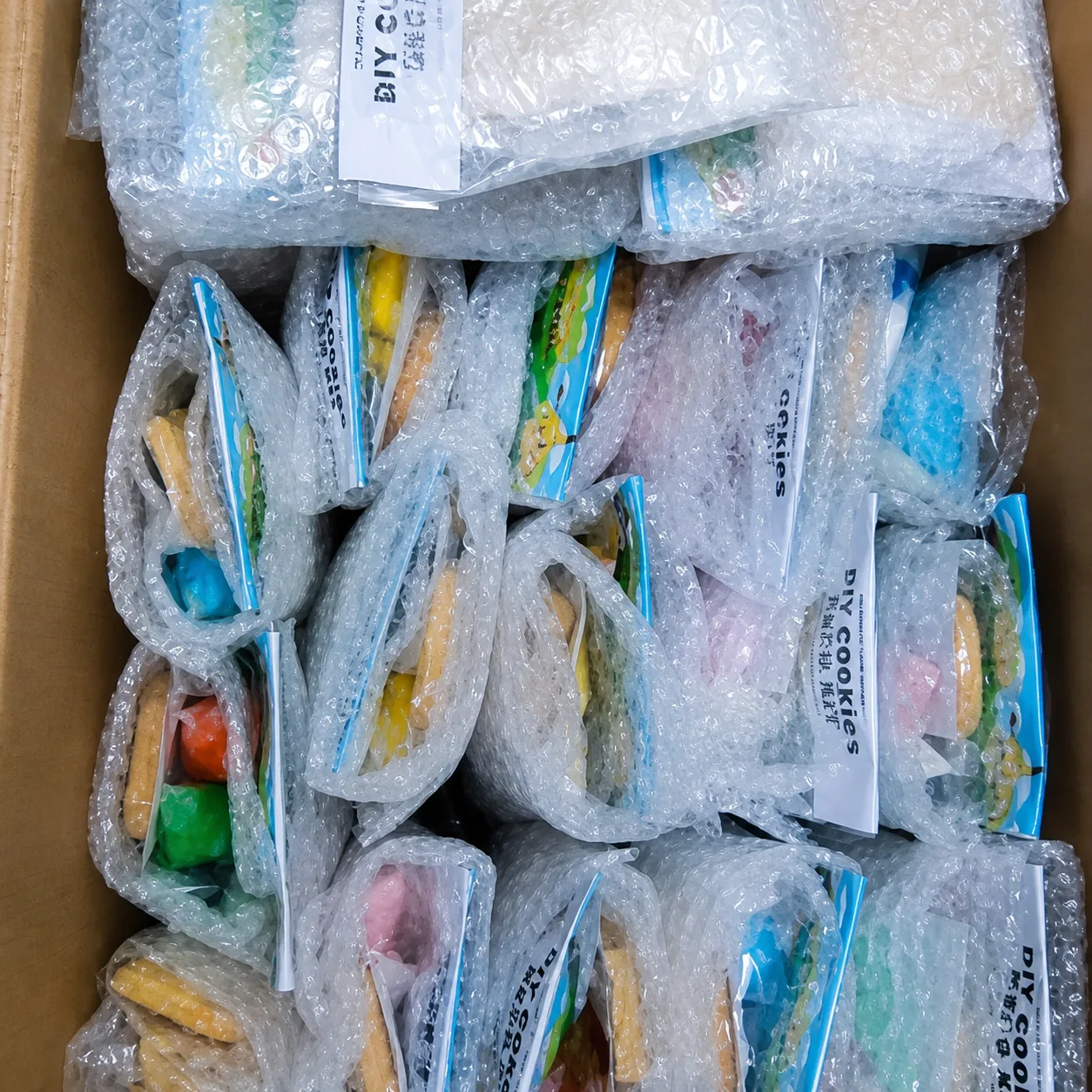 Tambahan Packing untuk Extra Keamanan Paket Bubble Wrap dan Kardus, tampilan 2