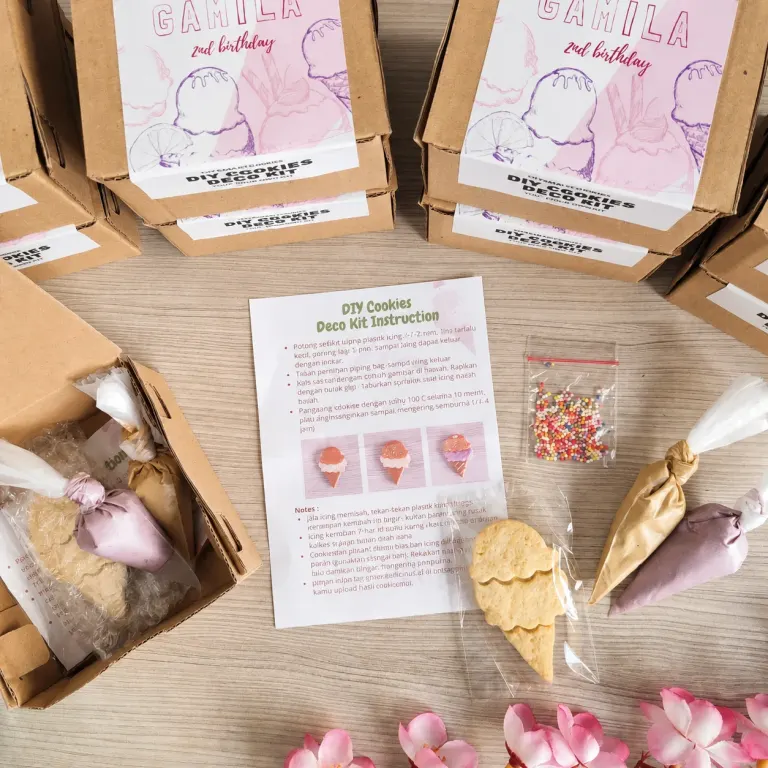 SWEETALICIOUS - DIY Hampers Cookies Character Packing BOX Souvenir Ulang Tahun, tampilan 1