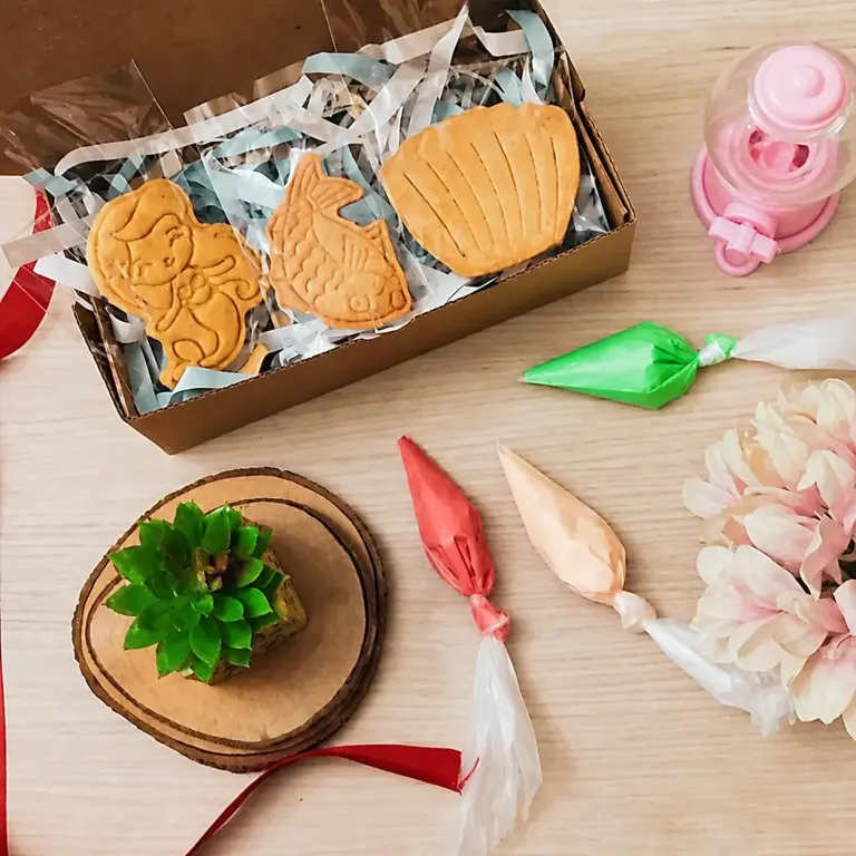 SWEETALICIOUS DIY Butter Cookies Hias Character Unicorn Mermaid Paw Patrol Dino Sanrio Panda BT21 - isi 3 cookies, tampilan 1